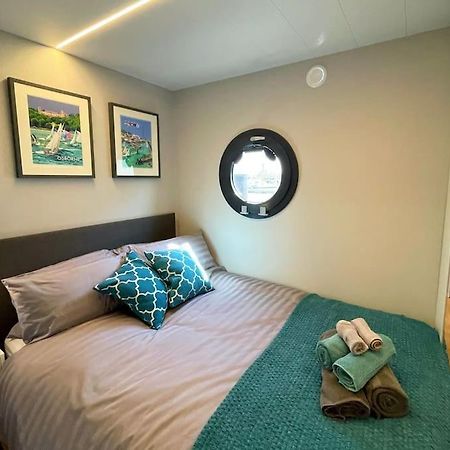 Yarmouth Waterlodge Floating Apartments 2 Eksteriør bilde